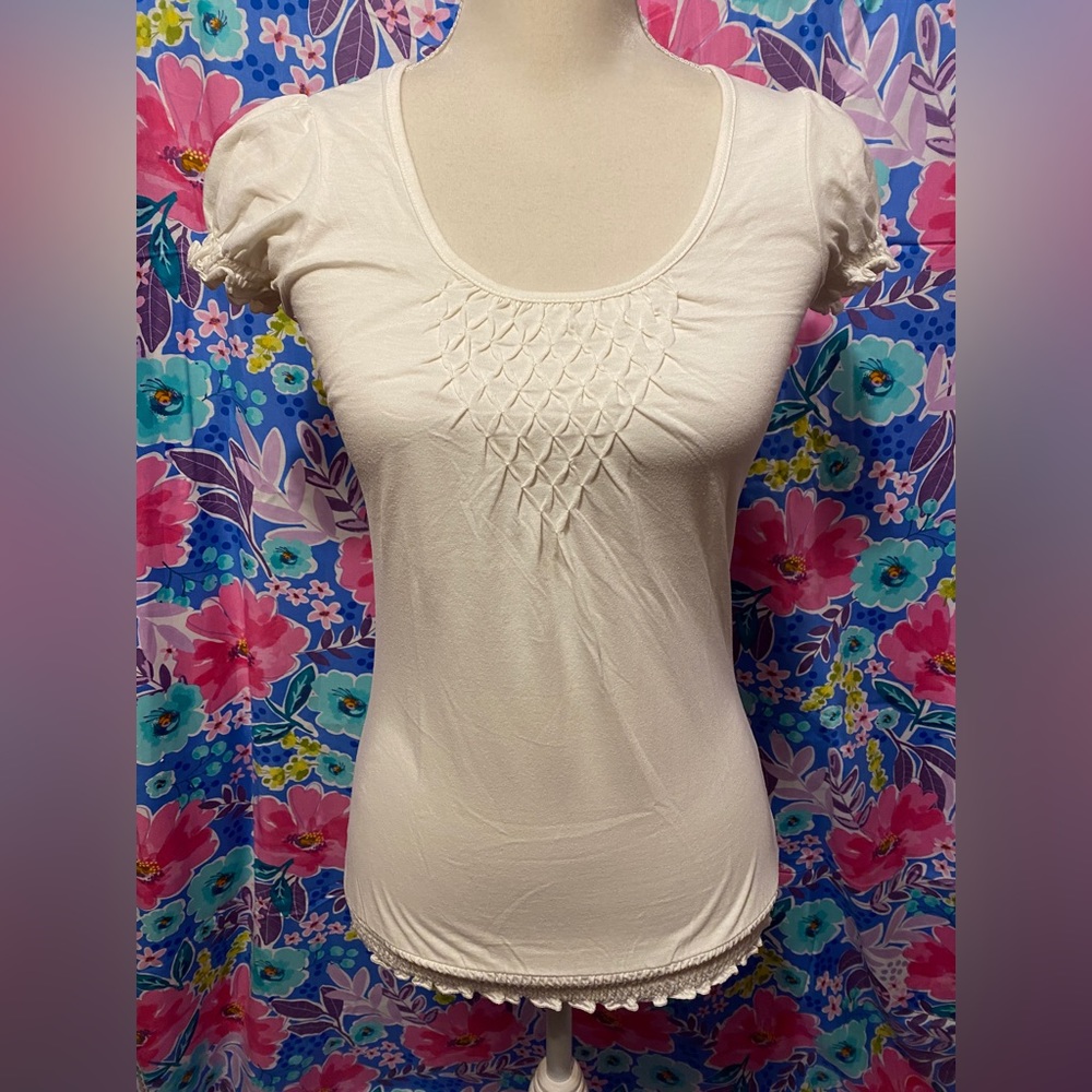 💕3 for $20💕 Blouse with stretchy garter on both sleeves